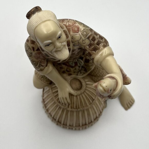 Vintage 80s Japanese Fisherman Figurine Resin Okimono Style Hand Painted Signed - Picture 6 of 8